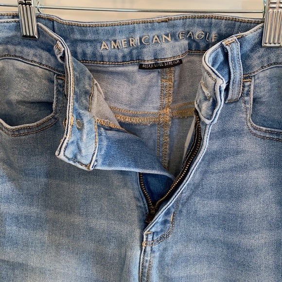 AMERICAN Eagle Sz 6 X-Long Light Denim Blue Jean Distressed Next Level Stretch - Picture 6 of 14